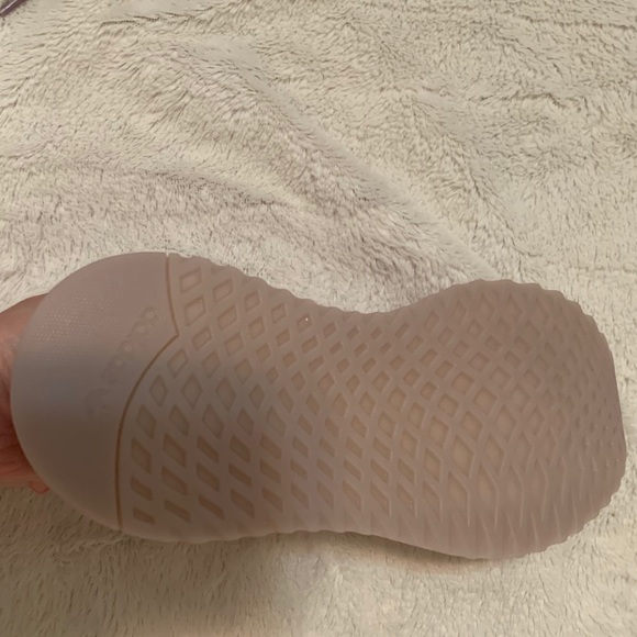 Light purple Adidas - Picture 5 of 11